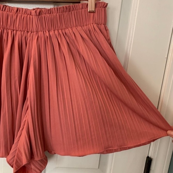Loft high waist salmon pink pleated shorts size L - Picture 4 of 8